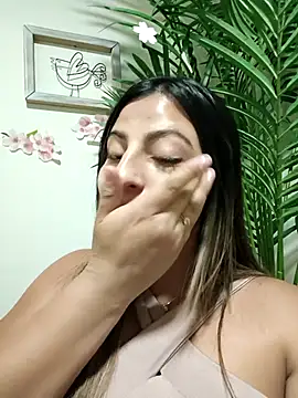 Snapshot of little_antonela chatting on October 7, 4:52 pm little antonela online show from October 7, 4:52 pm