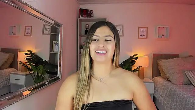 Snapshot of little_antonela chatting on February 4, 5:12 pm little antonela online show from February 4, 5:12 pm