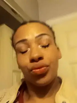 Snapshot of goddessnathalie1 chatting on December 16, 11:31 pm goddessnathalie1 online show from December 16, 11:31 pm