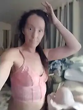 Snapshot of goddessnathalie1 chatting on January 29, 9:44 am goddessnathalie1 online show from January 29, 9:44 am