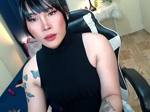 Snapshot of Ur_Fantastic_Lina chatting on September 21, 3:28 pm Ur Fantastic Lina online show from September 21, 3:28 pm