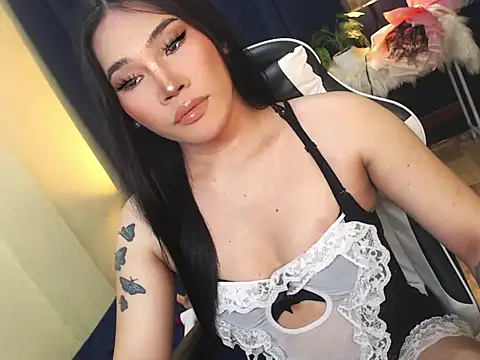 Snapshot of Ur_Fantastic_Lina chatting on October 26, 4:40 pm Ur Fantastic Lina online show from October 26, 4:40 pm