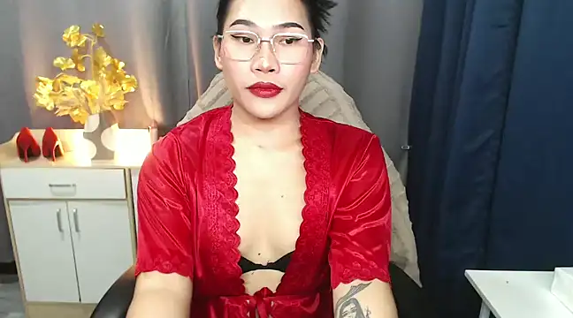 Snapshot of Ur_Fantastic_Lina chatting on February 1, 12:47 pm Ur Fantastic Lina online show from February 1, 12:47 pm