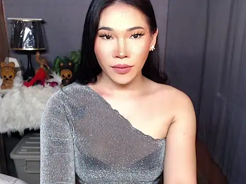 Ur Fantastic Lina online show from March 23, 2:06 pm