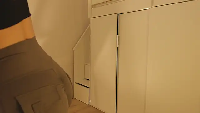 hee jeen online show from December 15, 1:54 pm