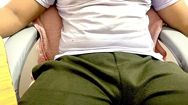 Pussy hunter225 online show from December 2, 5:25 pm