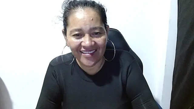Snapshot of katia_mature chatting on October 10, 11:27 pm katia mature online show from October 10, 11:27 pm
