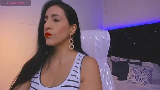 Snapshot of lauren_fit chatting on March 21, 2:40 pm lauren fit online show from March 21, 2:40 pm