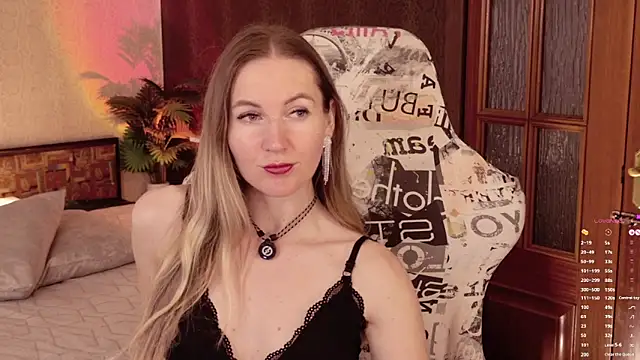 Snapshot of Hello_Lisha chatting on June 15, 8:47 am Hello Lisha online show from June 15, 8:47 am