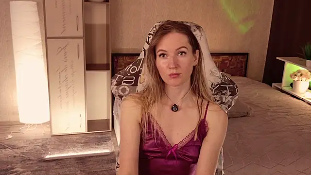 Snapshot of Hello_Lisha chatting on July 6, 9:16 am Hello Lisha online show from July 6, 9:16 am