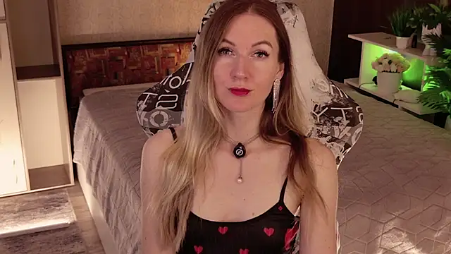 Snapshot of Hello_Lisha chatting on July 7, 8:29 am Hello Lisha online show from July 7, 8:29 am