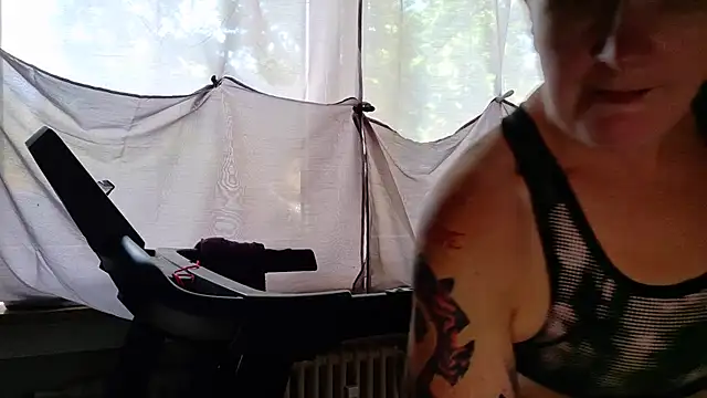 Snapshot of wetgerman_2 chatting on July 19, 1:52 pm wetgerman 2 online show from July 19, 1:52 pm