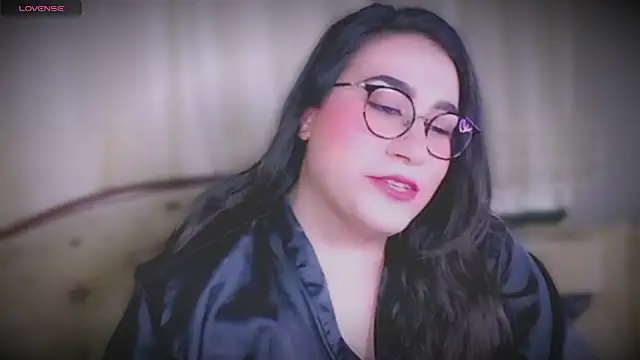 Snapshot of MERA_arab chatting on February 1, 12:18 am MERA arab online show from February 1, 12:18 am