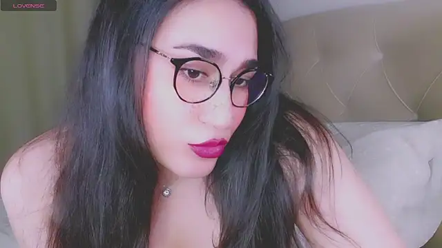 Snapshot of MERA_arab chatting on October 15, 1:04 am MERA arab online show from October 15, 1:04 am