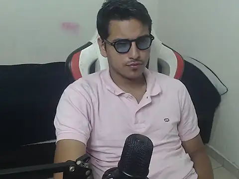 Snapshot of kylian_07 chatting on June 22, 1:55 am kylian 07 online show from June 22, 1:55 am