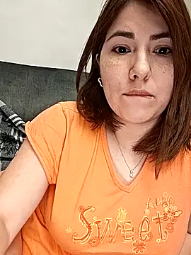 Snapshot of mady_gigi chatting on March 1, 8:32 pm mady gigi online show from March 1, 8:32 pm