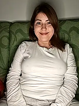 Snapshot of mady_gigi chatting on March 17, 8:09 pm mady gigi online show from March 17, 8:09 pm