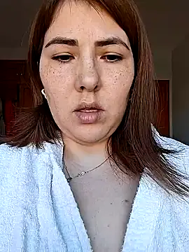 Snapshot of mady_gigi chatting on February 26, 2:27 pm mady gigi online show from February 26, 2:27 pm