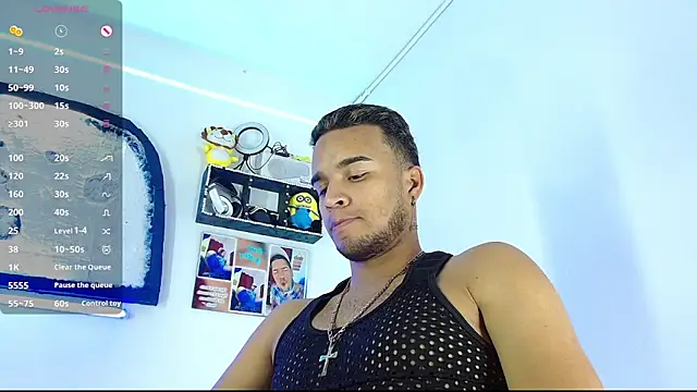 Snapshot of Bigcock_21cm_ chatting on January 27, 9:55 pm Bigcock 21cm  online show from January 27, 9:55 pm