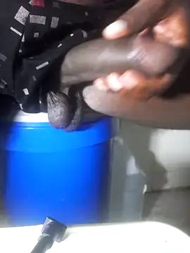 BigBlacBoyD online show from February 7, 9:45 pm