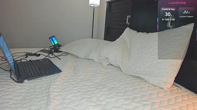 Redjina Angel online show from April 2, 11:11 pm