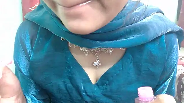 sweet-alia online show from April 7, 10:28 am