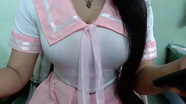 Snapshot of sweet-alia chatting on October 8, 11:45 am sweet-alia online show from October 8, 11:45 am