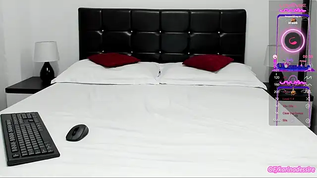 Snapshot of karinamadnessdesiree chatting on March 10, 1:54 pm karinamadnessdesiree online show from March 10, 1:54 pm