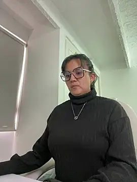 Snapshot of SWEETLILY18 chatting on March 20, 9:35 pm SWEETLILY18 online show from March 20, 9:35 pm