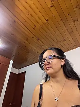Snapshot of SWEETLILY18 chatting on July 14, 1:39 pm SWEETLILY18 online show from July 14, 1:39 pm