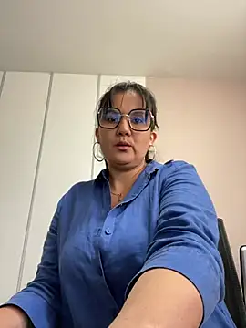Snapshot of SWEETLILY18 chatting on February 24, 2:26 pm SWEETLILY18 online show from February 24, 2:26 pm