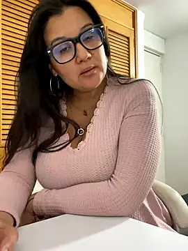 Snapshot of SWEETLILY18 chatting on September 29, 10:04 pm SWEETLILY18 online show from September 29, 10:04 pm