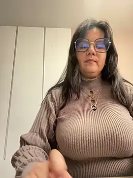 Snapshot of SWEETLILY18 chatting on February 21, 2:16 pm SWEETLILY18 online show from February 21, 2:16 pm