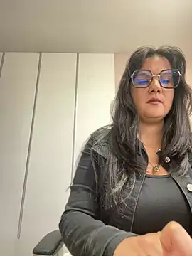Snapshot of SWEETLILY18 chatting on February 19, 2:33 pm SWEETLILY18 online show from February 19, 2:33 pm