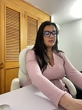 Snapshot of SWEETLILY18 chatting on October 8, 10:54 pm SWEETLILY18 online show from October 8, 10:54 pm
