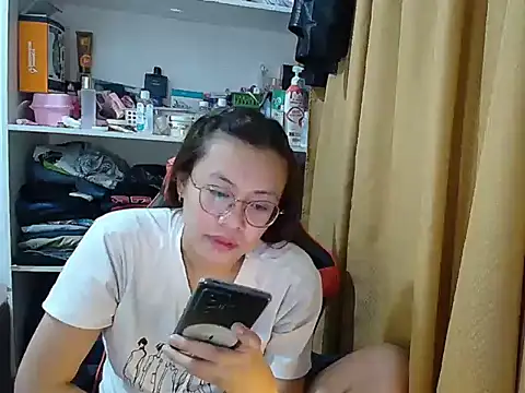 crizzybel online show from January 15, 1:47 pm