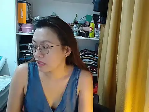 crizzybel online show from February 6, 7:10 pm