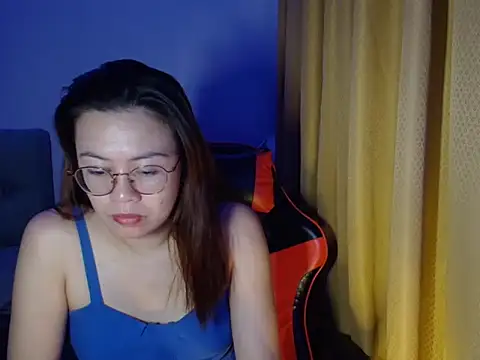 Snapshot of crizzybel chatting on May 31, 6:09 pm crizzybel online show from May 31, 6:09 pm