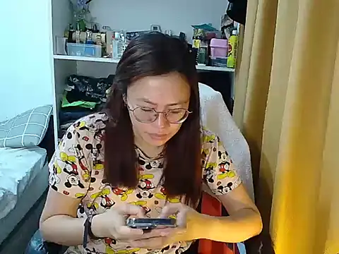 crizzybel online show from April 10, 11:12 pm