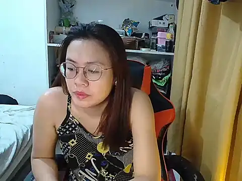Snapshot of crizzybel chatting on May 6, 8:24 pm crizzybel online show from May 6, 8:24 pm