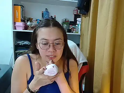 crizzybel online show from December 18, 2:21 pm