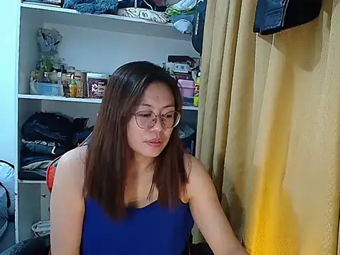 Snapshot of crizzybel chatting on April 23, 5:25 pm crizzybel online show from April 23, 5:25 pm