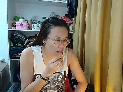 crizzybel online show from March 26, 6:17 pm