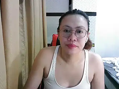 crizzybel online show from October 3, 6:09 pm