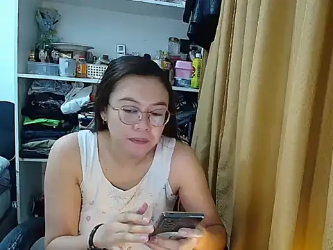 crizzybel online show from April 3, 6:58 pm