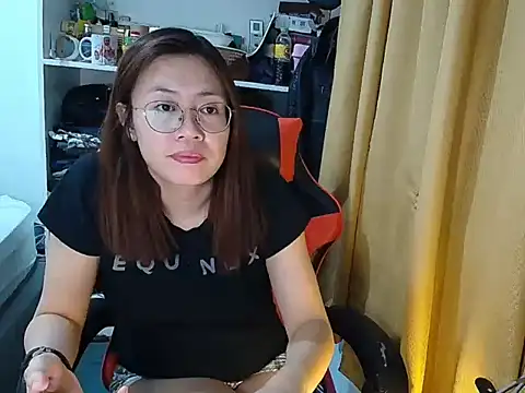 Snapshot of crizzybel chatting on April 21, 4:24 pm crizzybel online show from April 21, 4:24 pm