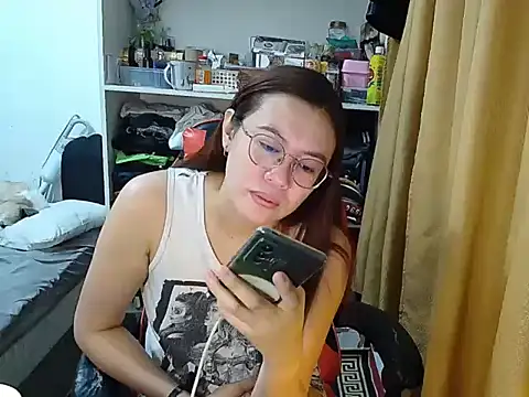 crizzybel online show from April 5, 8:04 pm