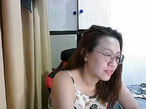 crizzybel online show from October 6, 5:02 pm