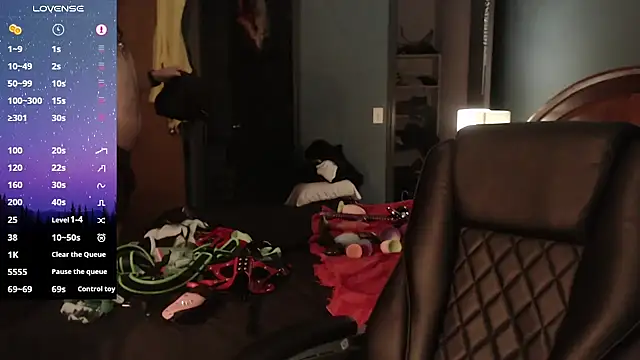 kinkywolf429 online show from May 13, 5:20 pm