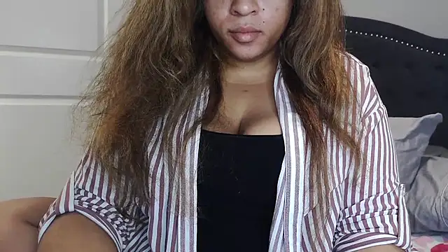 Snapshot of ExoticEmpress18 chatting on April 5, 8:10 am ExoticEmpress18 online show from April 5, 8:10 am